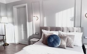 Apartamentul III - POENARU